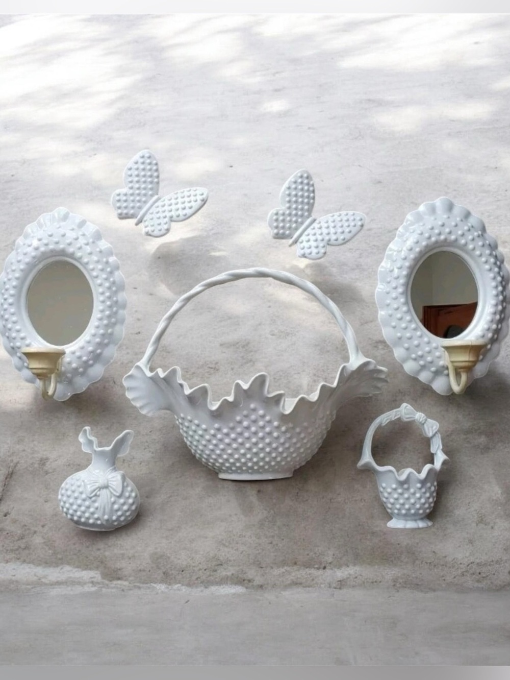 Burwood Vintage Shabby Chic
White Hobnail Wall Pocket
Decor set